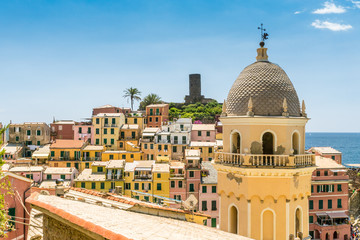 Obraz premium Farbige Häuser von Vernazza, Cinque Terre, Liguria, Italien