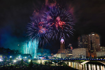 Fototapeta premium Spectacular fireworks along the Scioto River in Columbus, Ohio for the annual Red, White and Boom celebration.