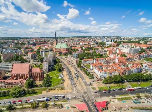Fototapeta Szczecin - krajobraz starego miasta z katedrą. Szczecin z lotu ptaka. 