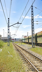 Fototapeta na wymiar Vías y trenes en Avilés, Asturias, España