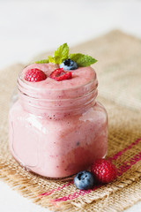  berry smoothie with fresh raspberry and blueberry