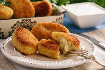 Potato croquettes stuffed with mozzarella
