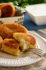 Potato croquettes stuffed with mozzarella