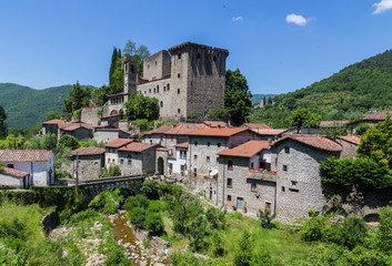 Fototapeta na wymiar Castello della Verrucola Fivizzano Massa-Carrara Italien