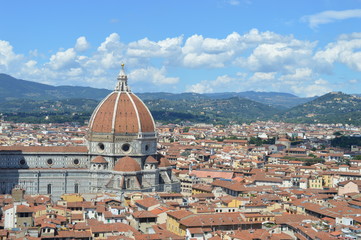 Fototapeta na wymiar Le Dôme de Florence depuis le Belvedère