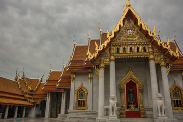 Fototapeta premium Wat Benchamabophit temple in Bangkok, Thailand