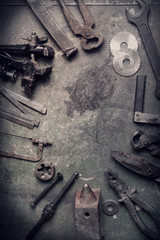 Naklejka premium grungy old tools