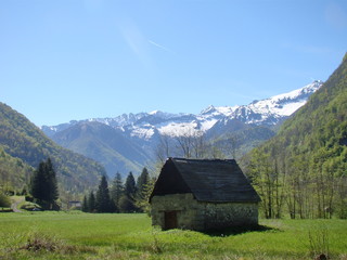 grange ariégeoise signée du ciel