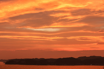 海の夕日と夕焼け