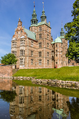 Obraz premium Reflections in the moat of Rosenborg Castle in Copenhagen