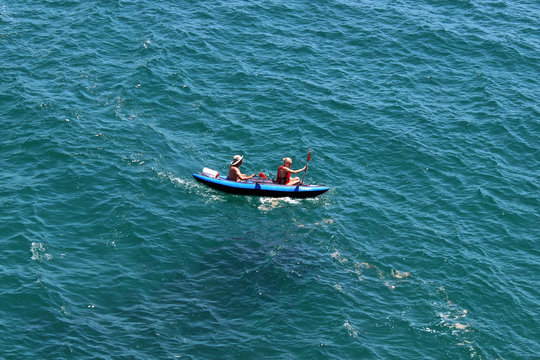 Kayak en el mediterráneo