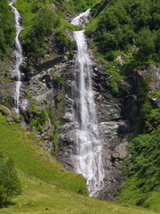 Fototapeta premium Wasserfall im Mallnitzer Seebachtal / Kärnten / Österreich
