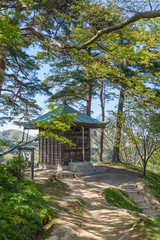 春日山城　毘沙門堂の風景