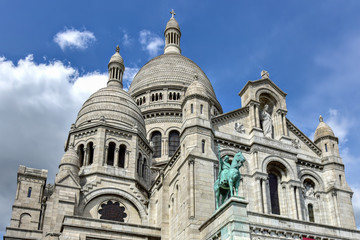 Fototapeta na wymiar Basilica Sacre Coeur - Paris, France