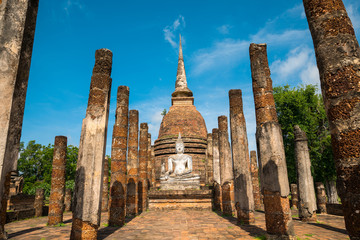 Obraz premium Beautiful temple Thailand name Sa-Sri temple, Sukhothai Historical Park,