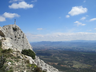 SAINTE VICTOIRE - CROIX