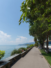 Fototapeta na wymiar Promenade on Montreux VD