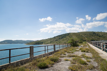 Fototapeta na wymiar Lago di Campotosto