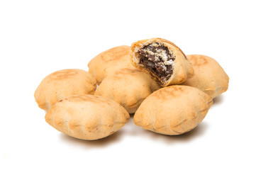 Biscuit with bitter chocolate cream filling