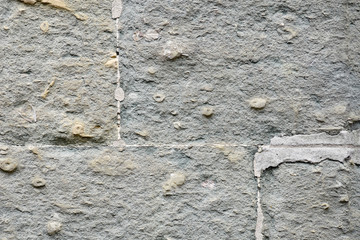 Sandsteinmauer aus Blocken