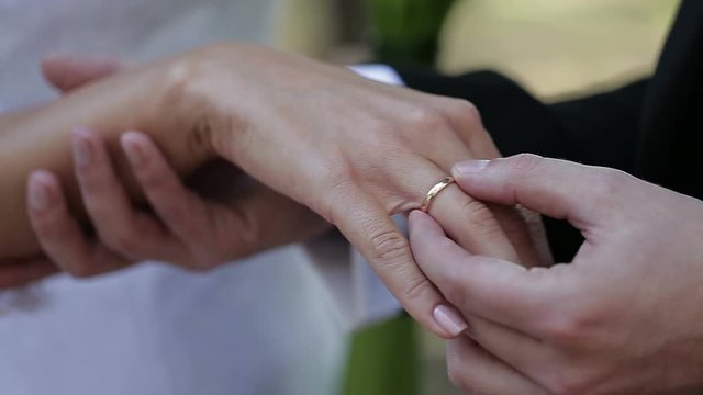 Exchanging of wedding rings