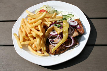 organisch, lifestyle, gyros, dönereteller, urbano, werbetafel, grau, beton, einfachheit, modern, neu, anlasser