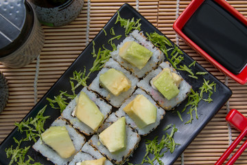 avocado roll japan food