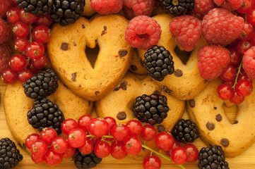 fresh fruit and chocolate cookies
