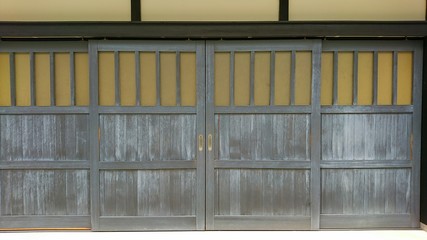 日本風情ある街角の玄関