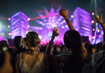 Keuken spatwand met foto People Enjoying Live Music Concert Festival © Rawpixel.com