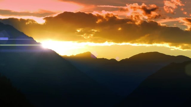 4K Mountain Silhouette Lens Flare, Golden Hour Sun Landscape, Setting Sun