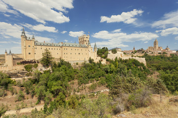 Fototapeta na wymiar Alcazar of Segovia and the Cathedral of Segovia 