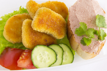 Lunch in the lunch box. Delicious and hearty snack. Replenishment of energy.