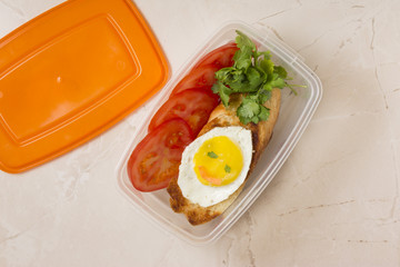 Lunch in the lunch box. Delicious and hearty snack. Replenishment of energy.