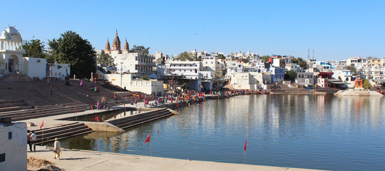 Pushkar Lake (Rajasthan) / India