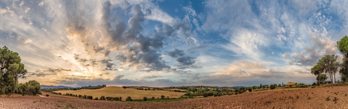 Amanecer en el prado