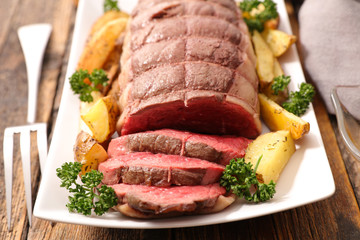 roast beef with vegetables