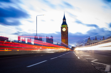 Fototapeta na wymiar night traffic at Big Ben in London City