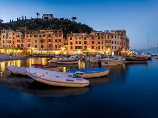Fototapeta na wymiar Aussicht auf den Hafen von Portofino, Ligurische Riviera, Italien