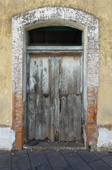 Fototapeta na wymiar Alte Haustür auf Stromboli, Liparische Inseln, Sizilien
