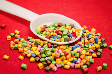 Polymeric dye. Colorant for plastics. Pigment in the granules.