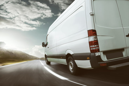 Lieferwagen transportiert Güter