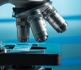 Lenses and microscope eyepieces for scientific research