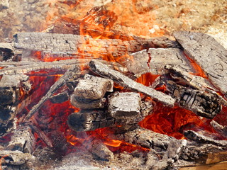 Fuoco e carboni ardenti - brace