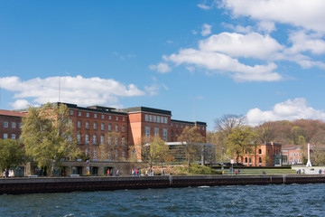 Parlamentsgebäude des Kieler Landtages an der Förde