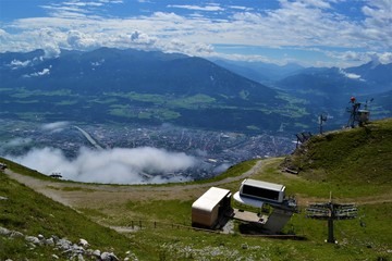 Innsbruck und Berglandschaft