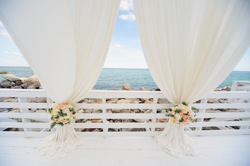 Obraz na płótnie Canvas luxury wedding decorations with gentle rose and white tones