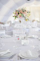 luxury wedding decorations with gentle rose and white tones