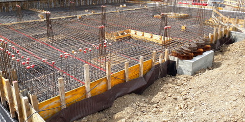 Cantiere edile - tutto pronto per il getto del cemento
