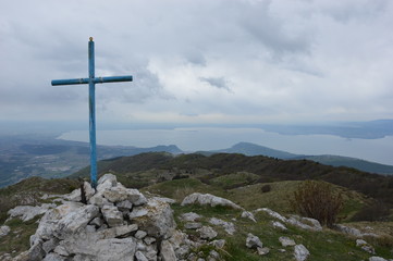 Cross